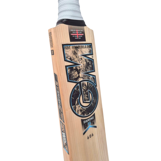 GUNN & MOORE GM Diamond 606 Grade 3 English Willow Cricket Bat '26/27 - Junior