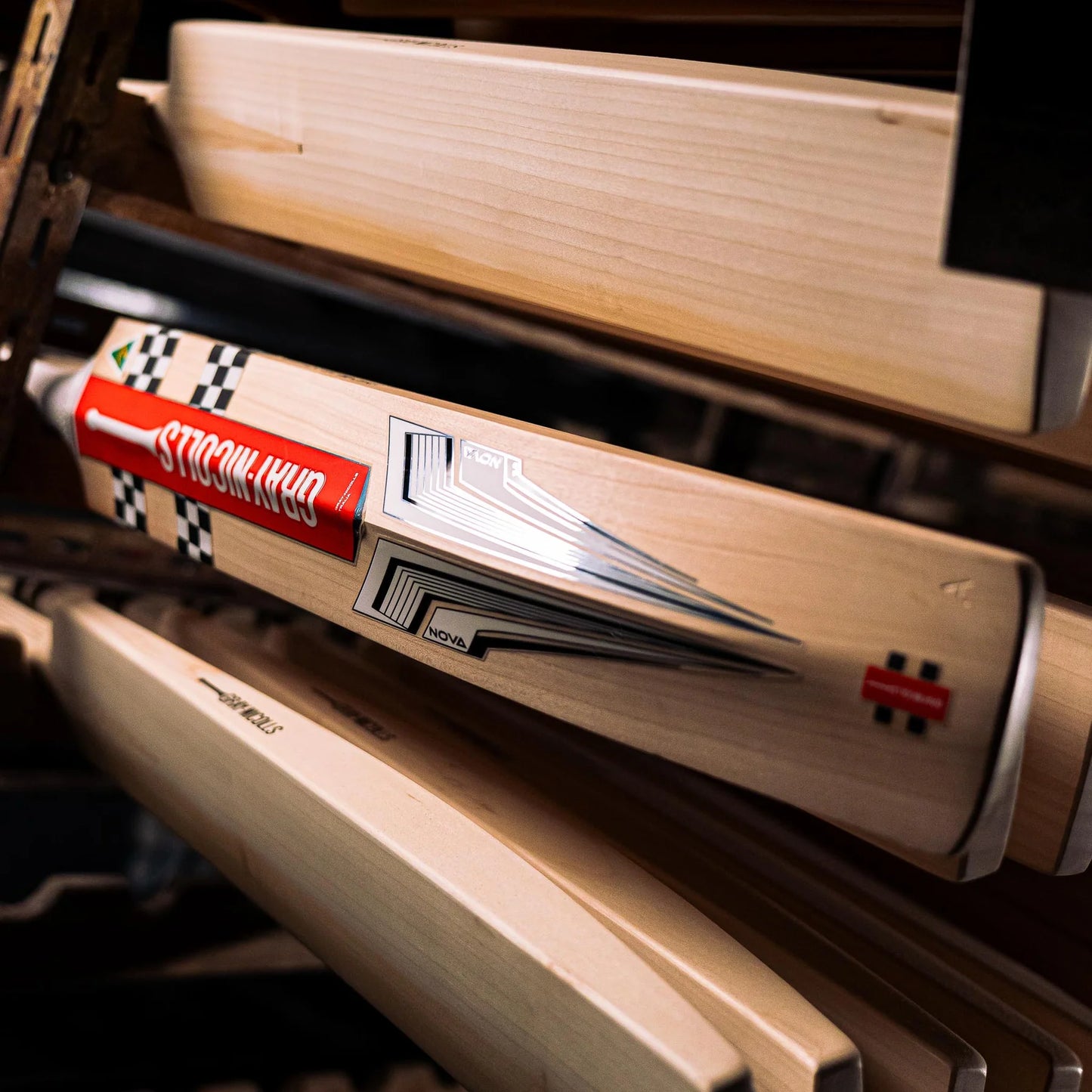 GRAY-NICOLLS GN Nova 3.0 2200 Grade 1 English Willow Cricket Bat - Short Handle