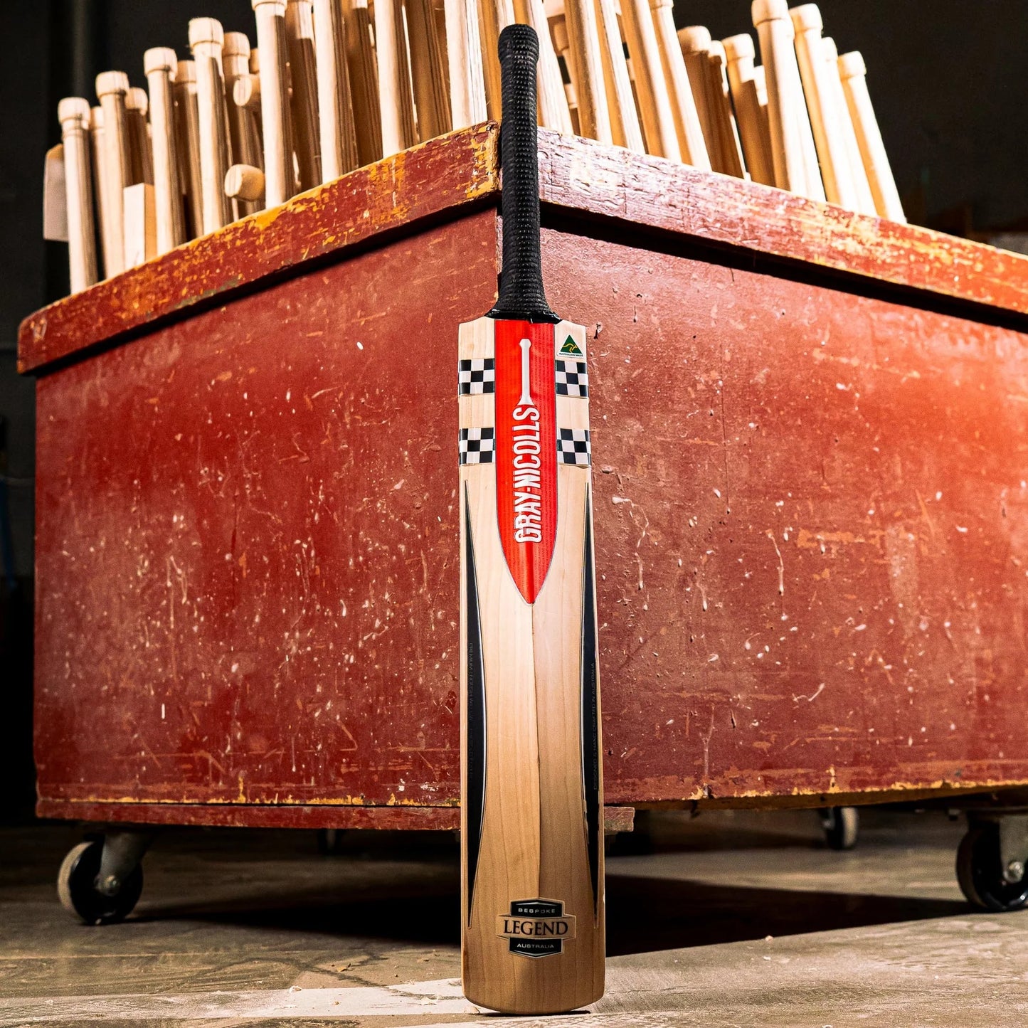 GRAY-NICOLLS GN Legend Grade 1 English Willow Cricket Bat - Short Handle