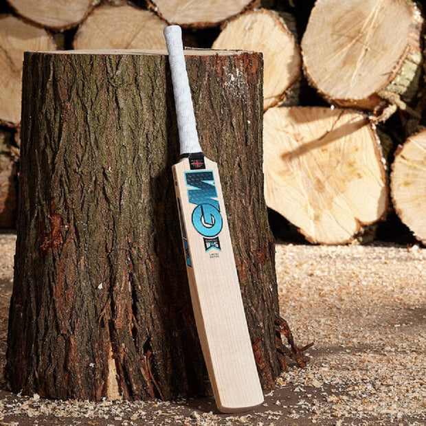 GUNN & MOORE GM Diamond 606 DXM L540 Grade 3 English Willow Cricket Bat - Short Handle