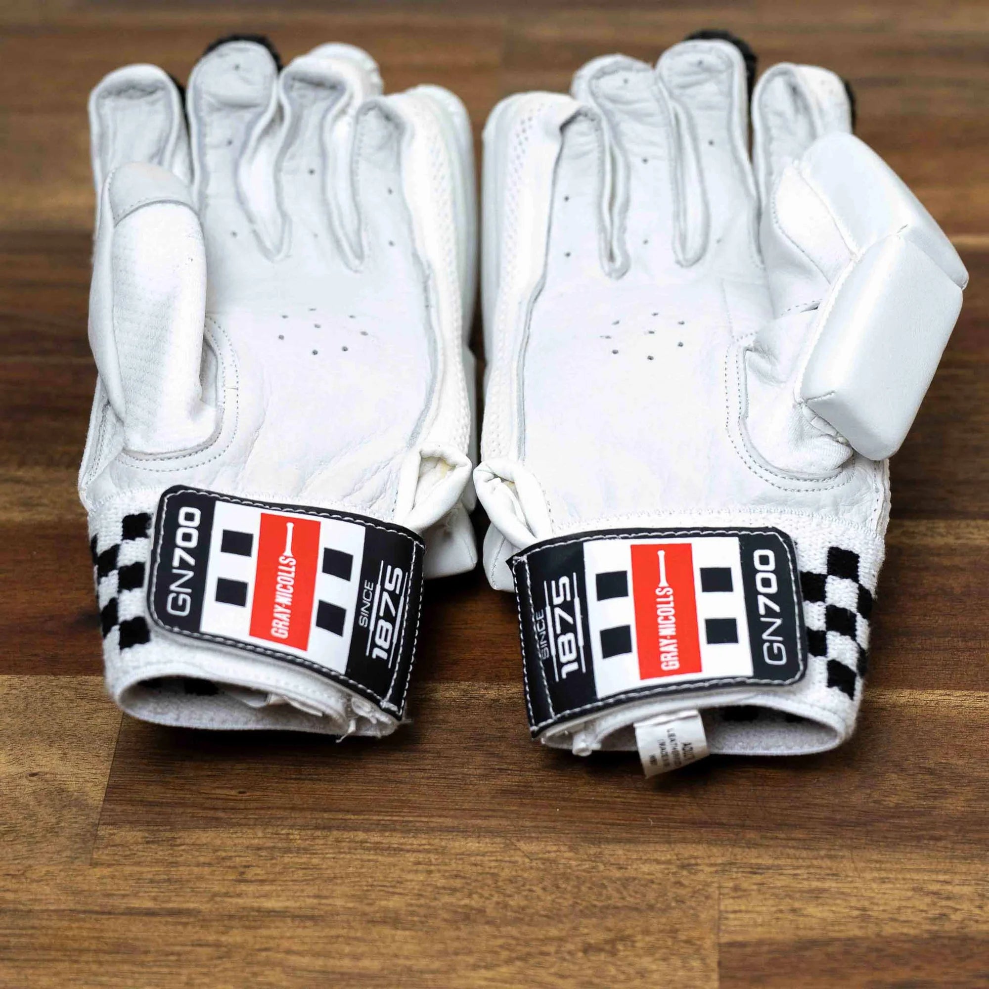 GRAY-NICOLLS GN 700 Batting Gloves '26/27