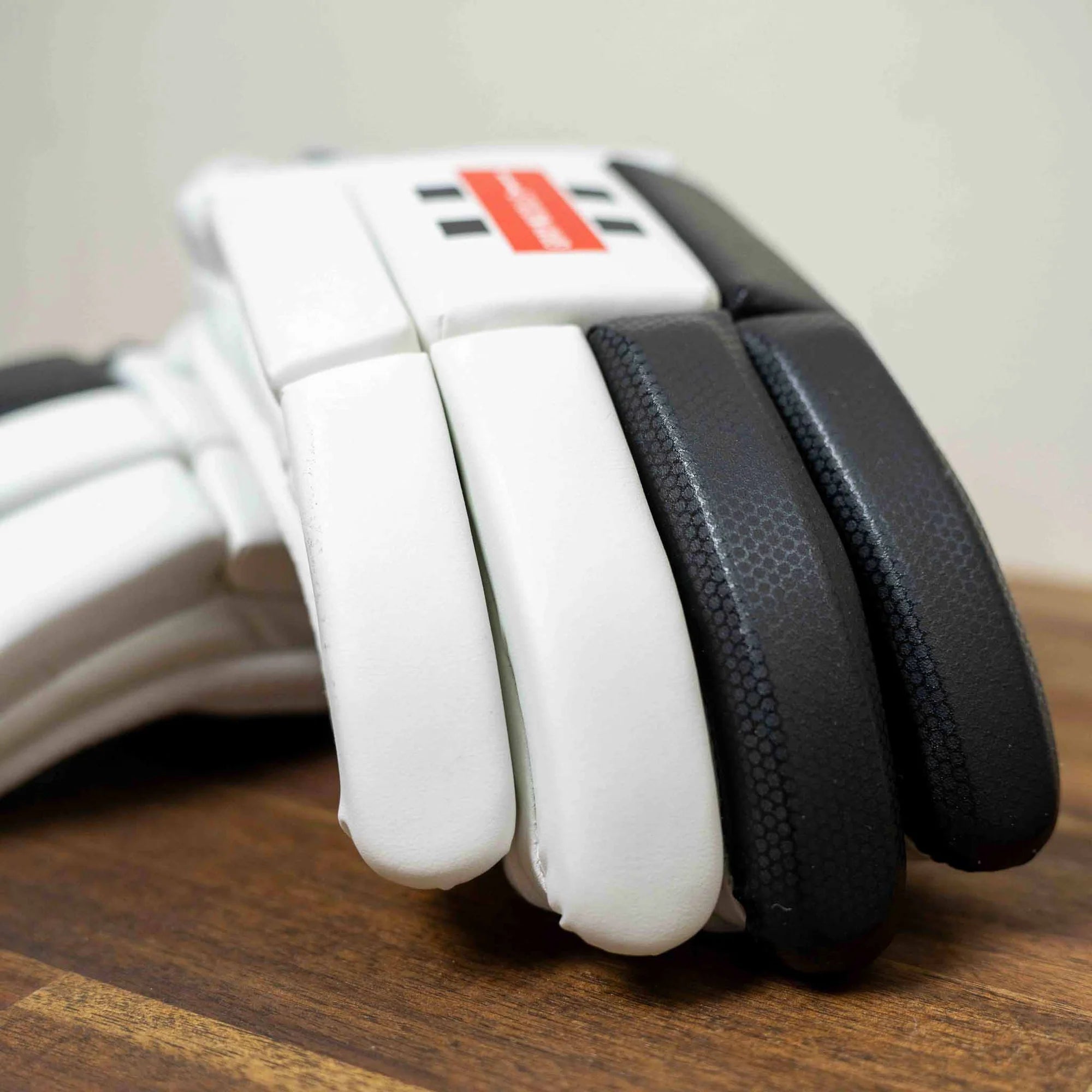 GRAY-NICOLLS GN 700 Batting Gloves '26/27