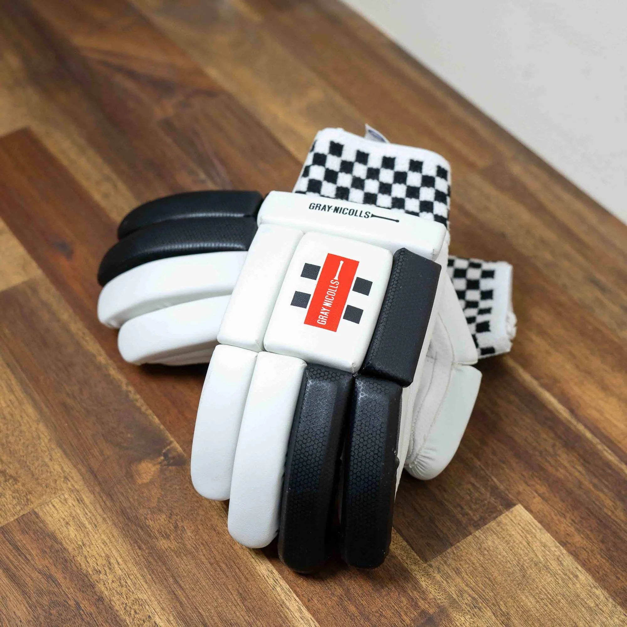 GRAY-NICOLLS GN 700 Batting Gloves '26/27