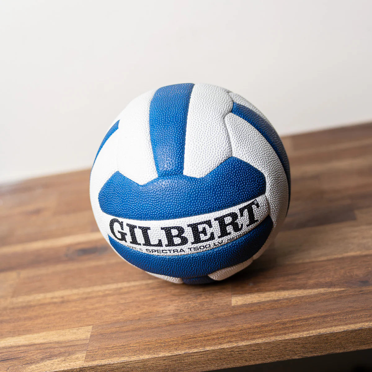 GILBERT Spectra T500 Low Vision Netball (with bell) - Size 5