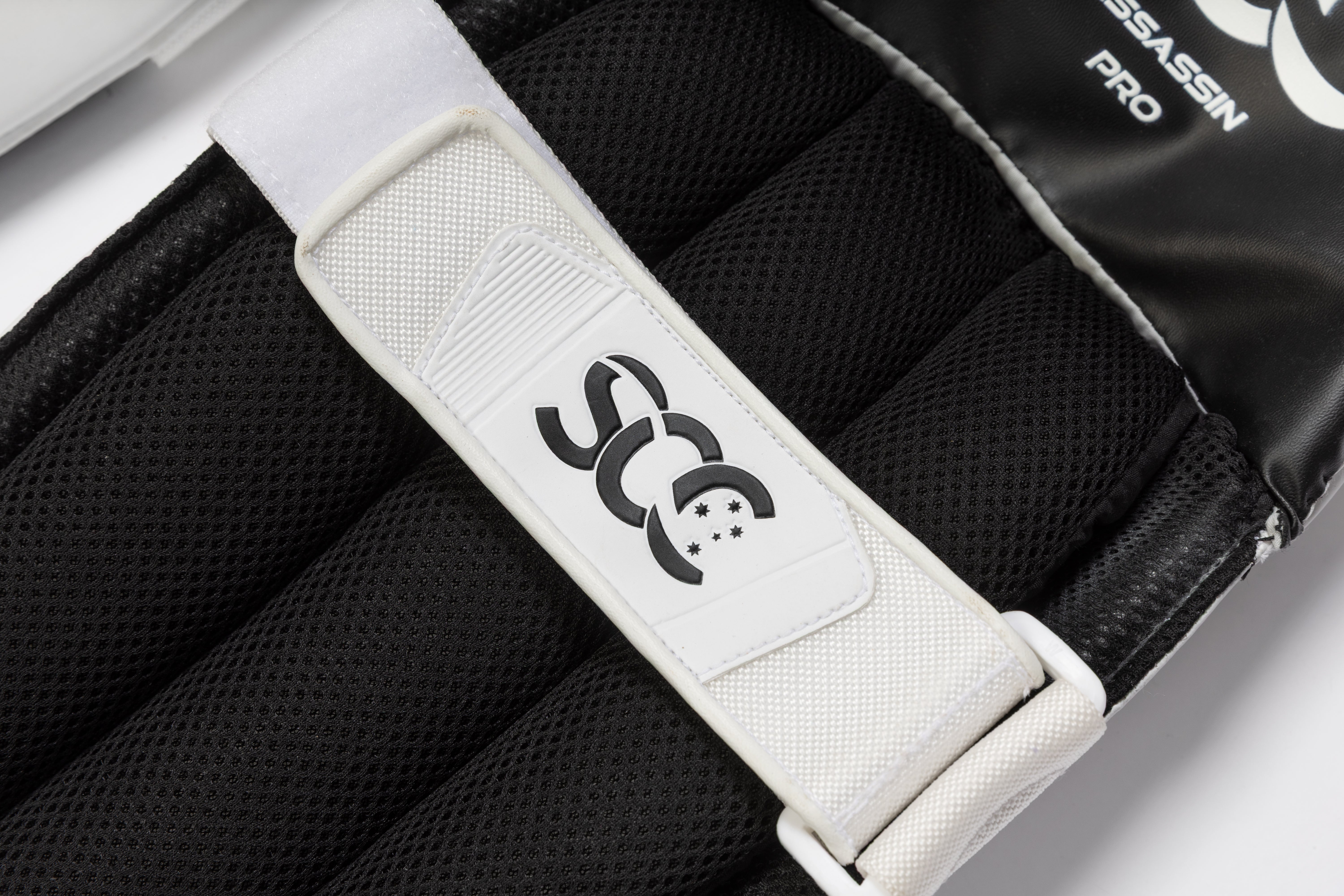 SCC Assassin Pro Wicket Keeping Leg Guards '26/27
