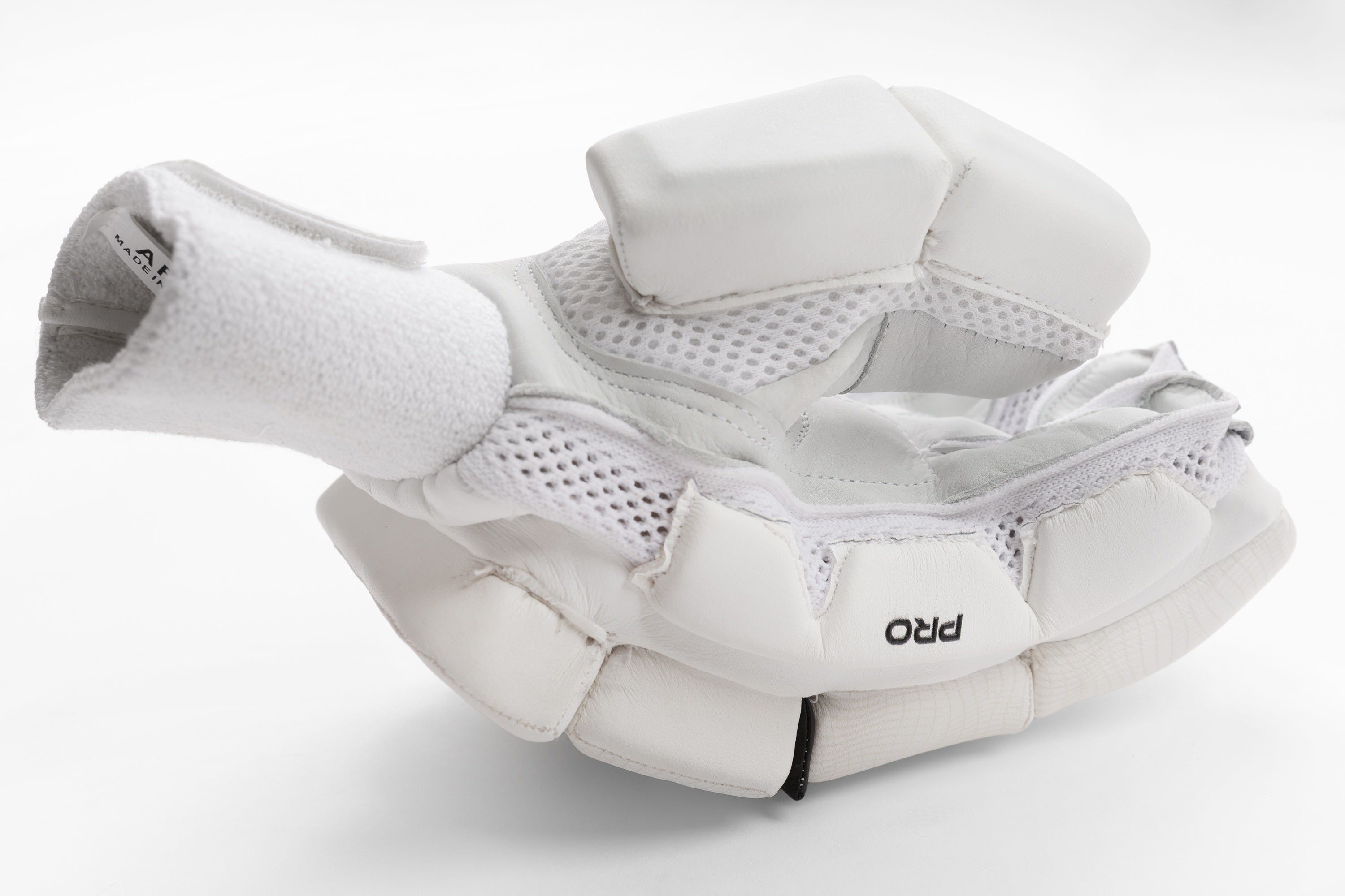 SCC Assassin Pro Batting Gloves '26/27