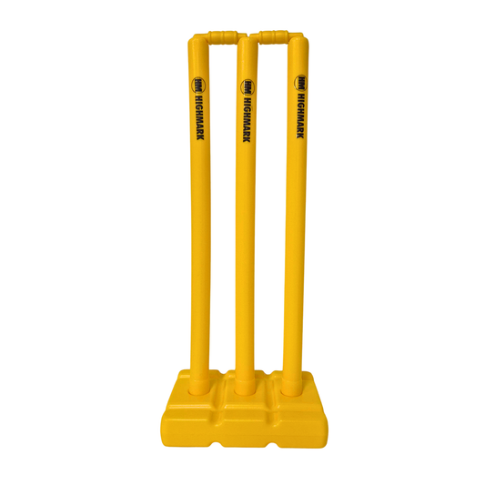 HM Plastic Stumps with Base and Bails - Comes in a Drawstring Carry Bag