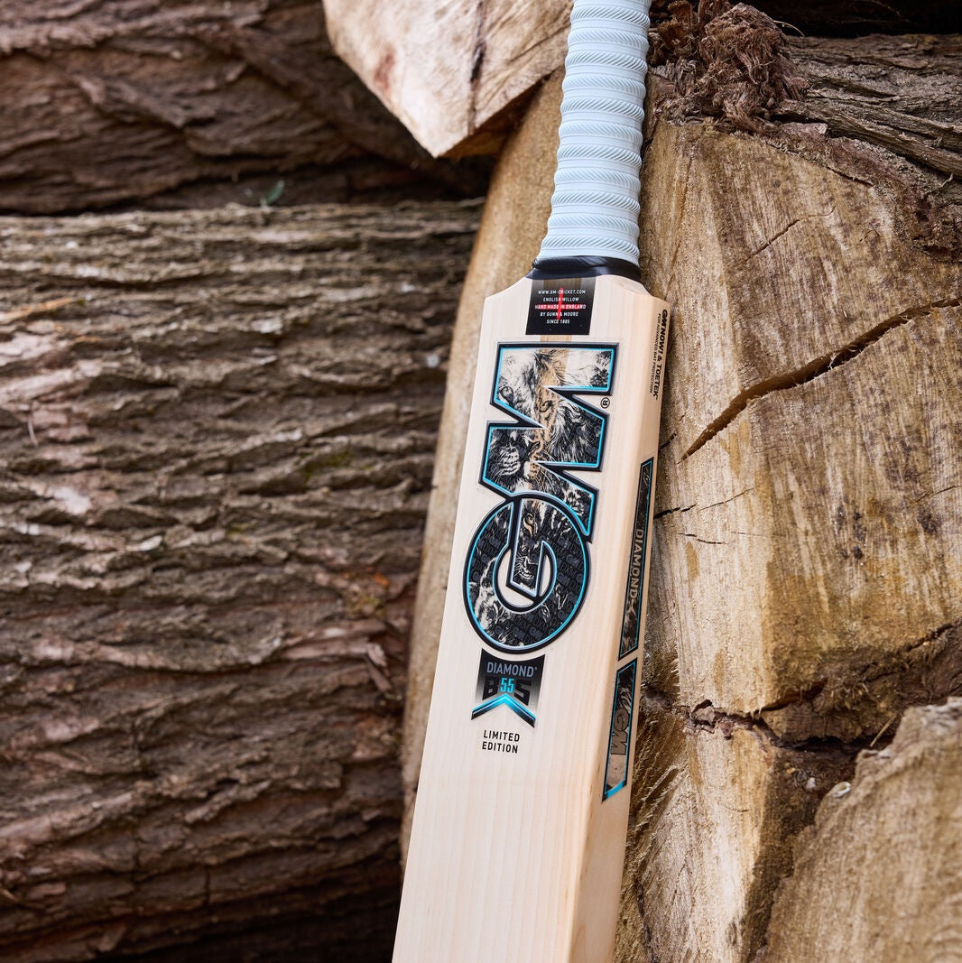 GUNN & MOORE GM Diamond Original L555 Grade 1 English Willow Cricket Bat - Short Handle