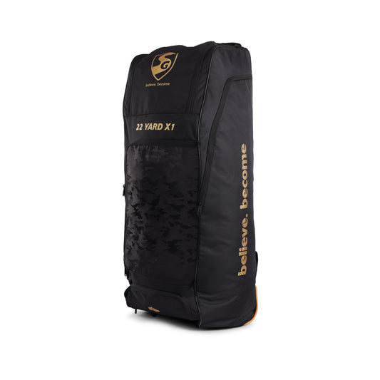 SG 22 YARD X1 Wheelie Duffle Kit Bag - 99x37x34cms