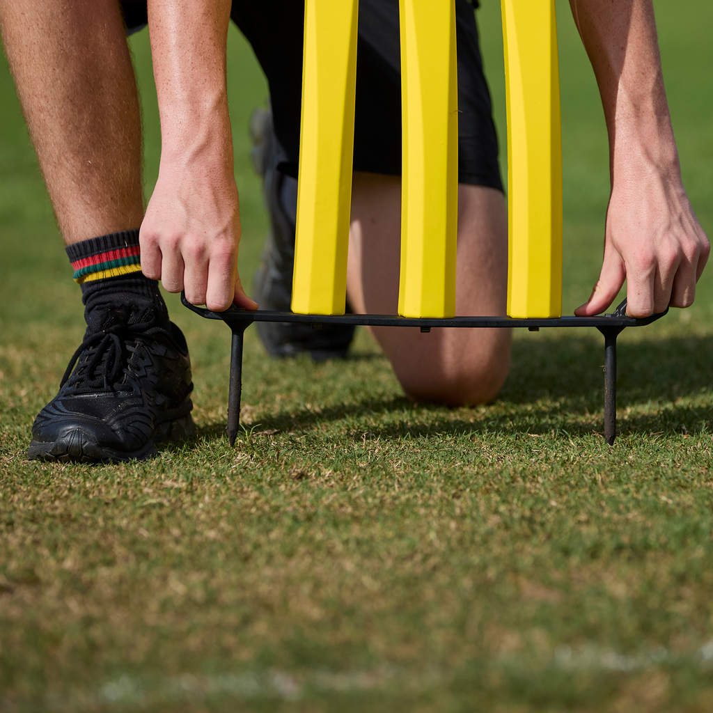 SKLZ Cricket Stumps Flexi-Set - 3 Stumps with Ground Spike – Highmark ...