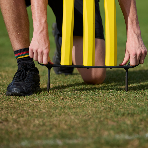 SKLZ Cricket Stumps Flexi-Set - 3 Stumps with Ground Spike