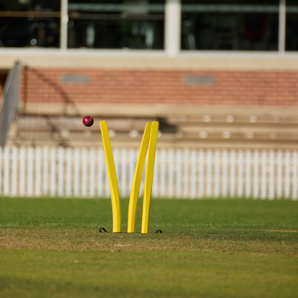 SKLZ Cricket Stumps Flexi-Set - 3 Stumps with Ground Spike – Highmark ...
