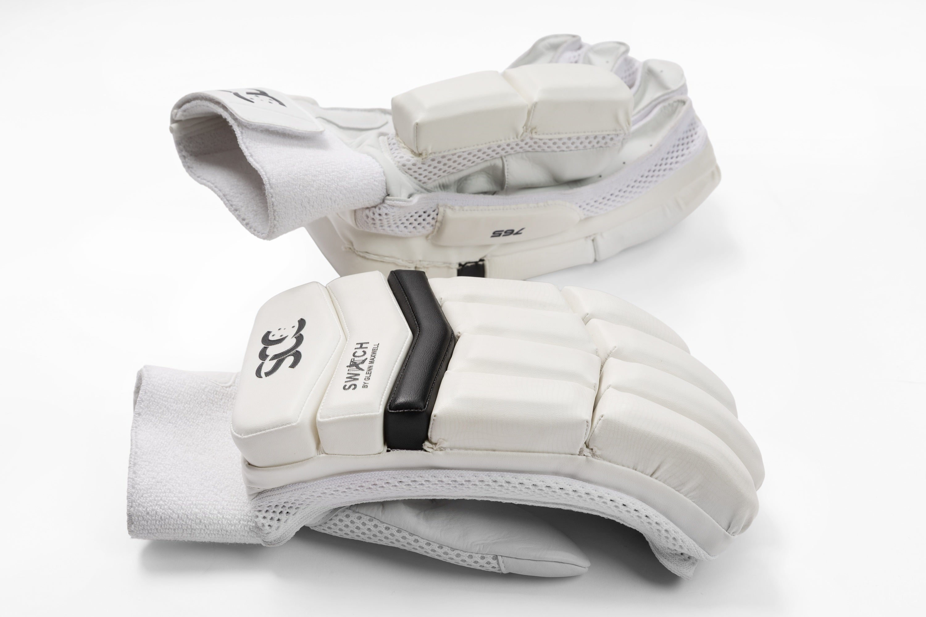 SCC Switch 765 Batting Gloves '26/27