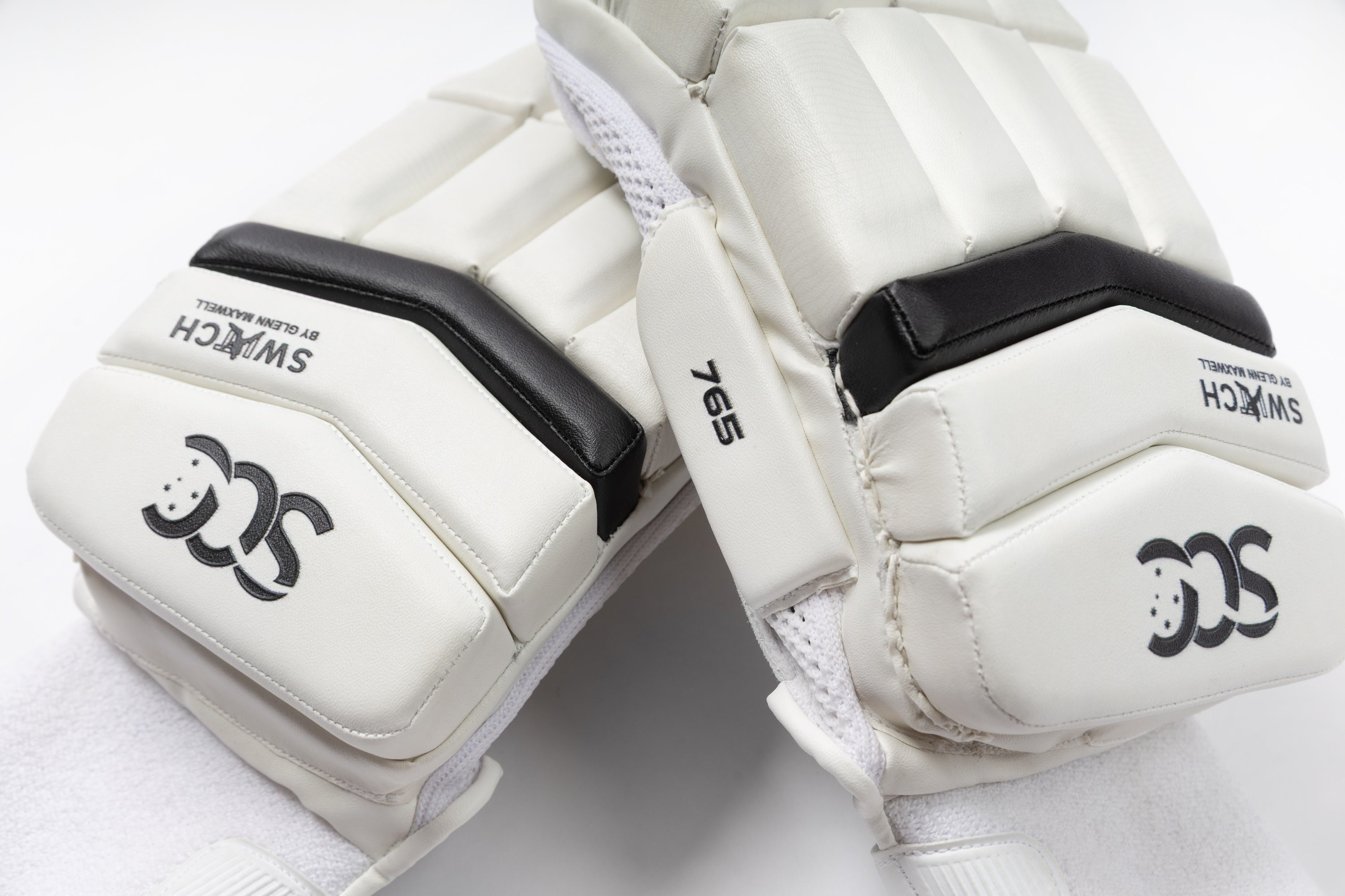SCC Switch 765 Batting Gloves '26/27