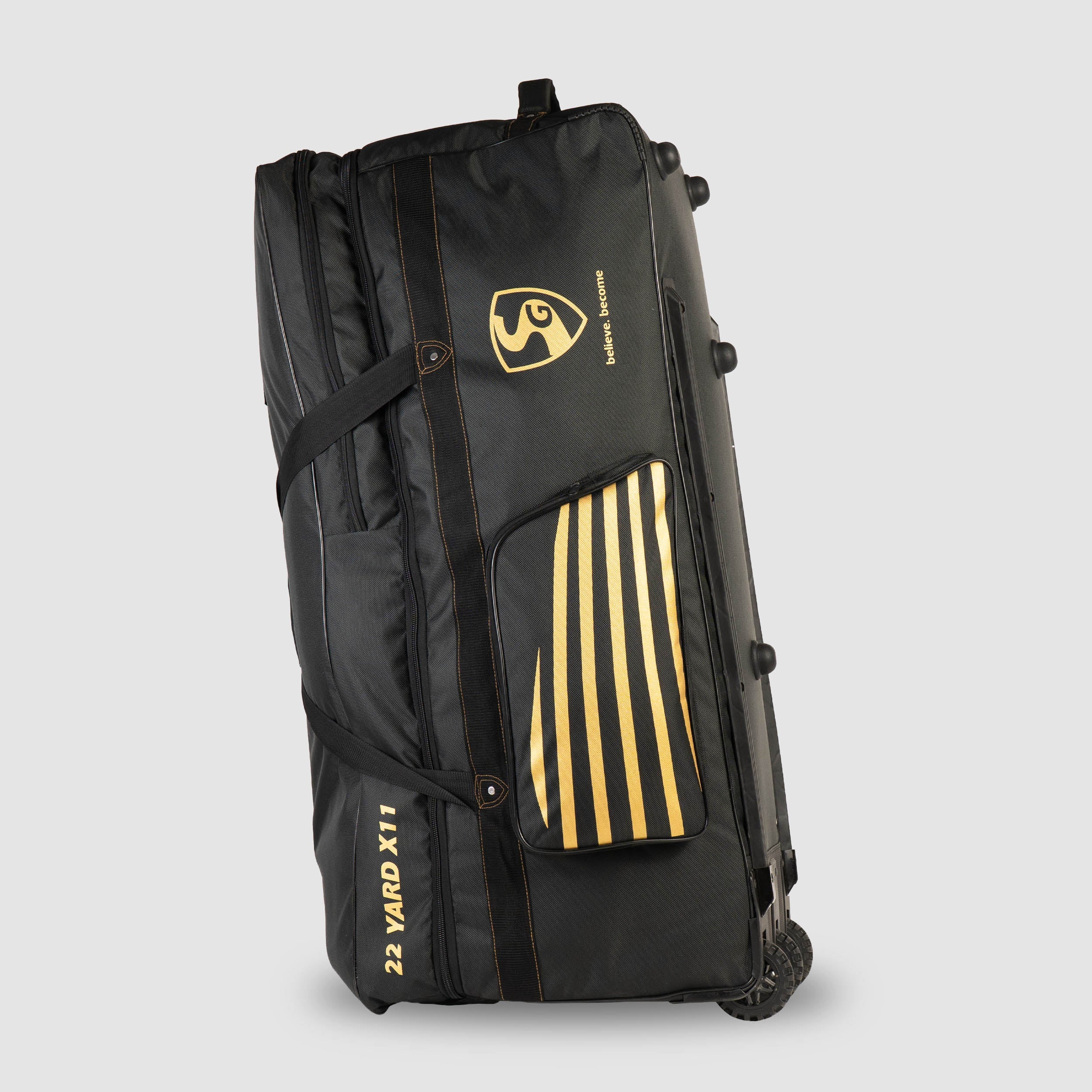 SG 22 YARD X11 Wheelie Kit Bag - 101 x 40 x 35cms